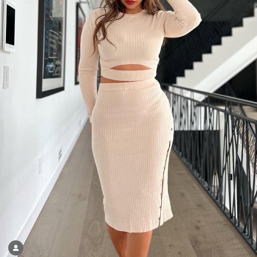 Chic Cream Ribbed Knit Skirt Set